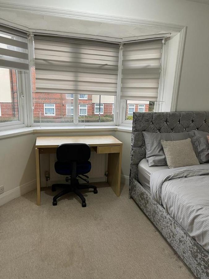 Alder En-Suites Self-Catering With Private Shower 1 Southampton Bagian luar foto